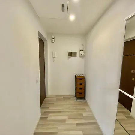 Lugano Home Apartman *